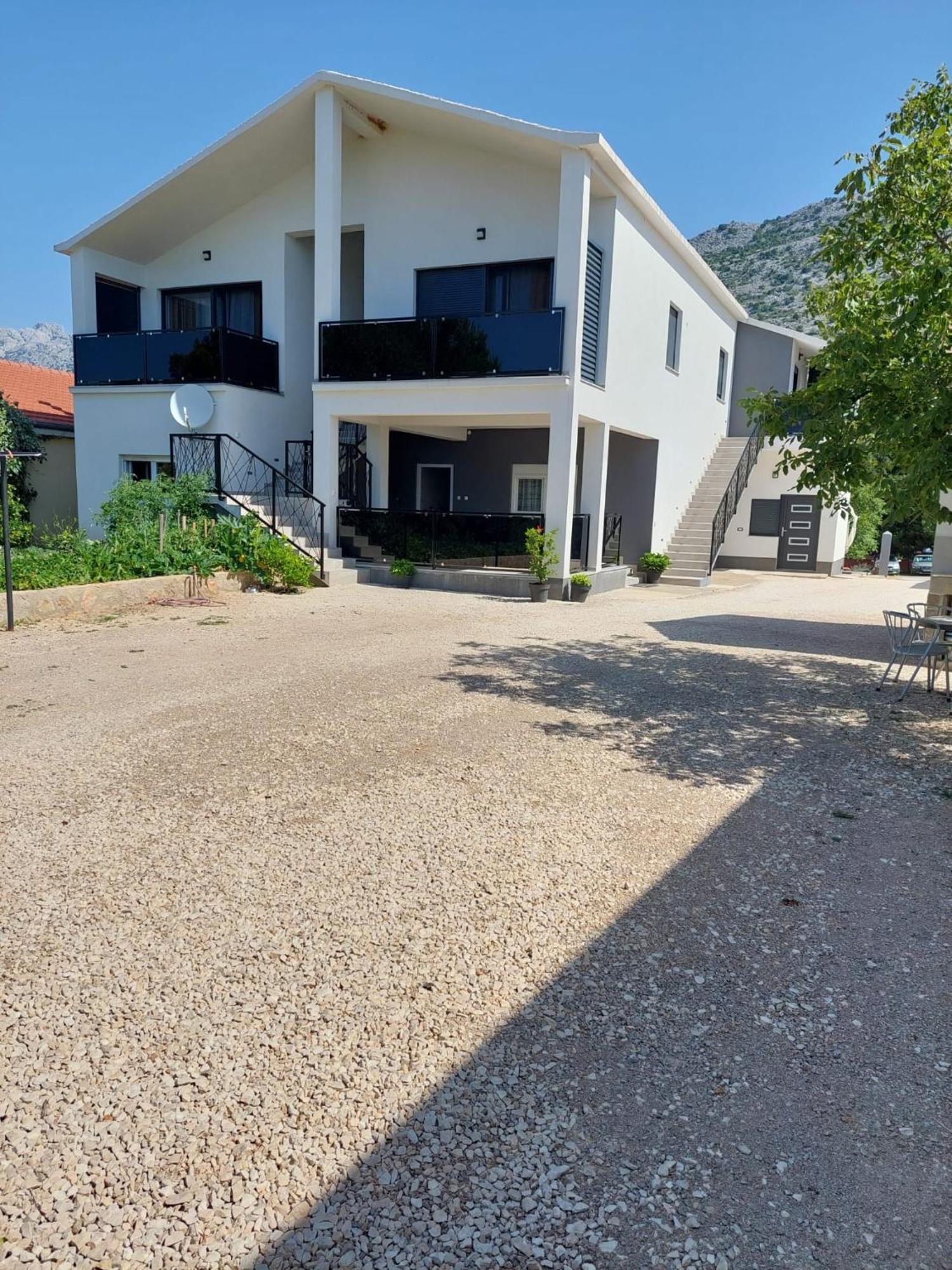 Apartmani Karla Paklenica Starigrad Paklenica Ngoại thất bức ảnh