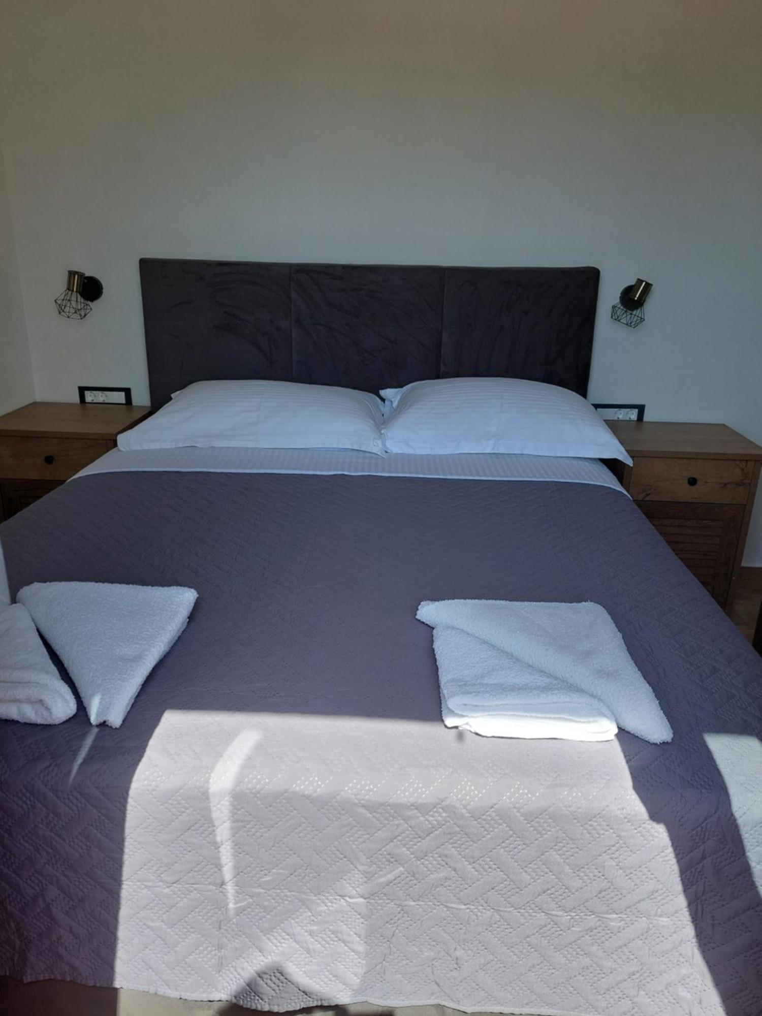 Apartmani Karla Paklenica Starigrad Paklenica Ngoại thất bức ảnh